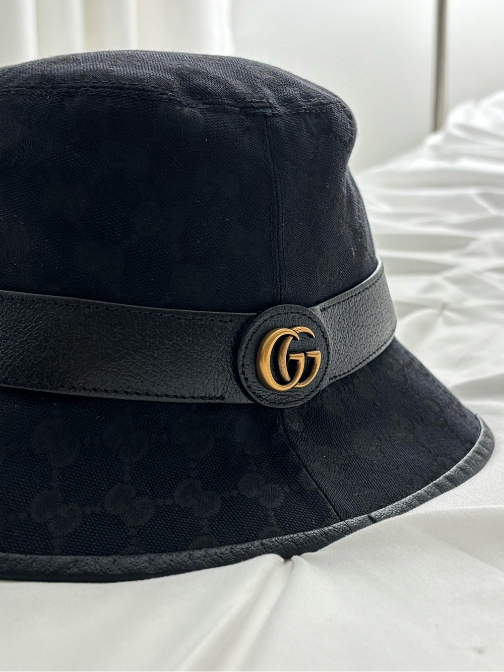Gucci Black GG Leather-Trim Canvas Bucket Hat w/Gold GG, 58cm, VGUC - Picture 3 of 11